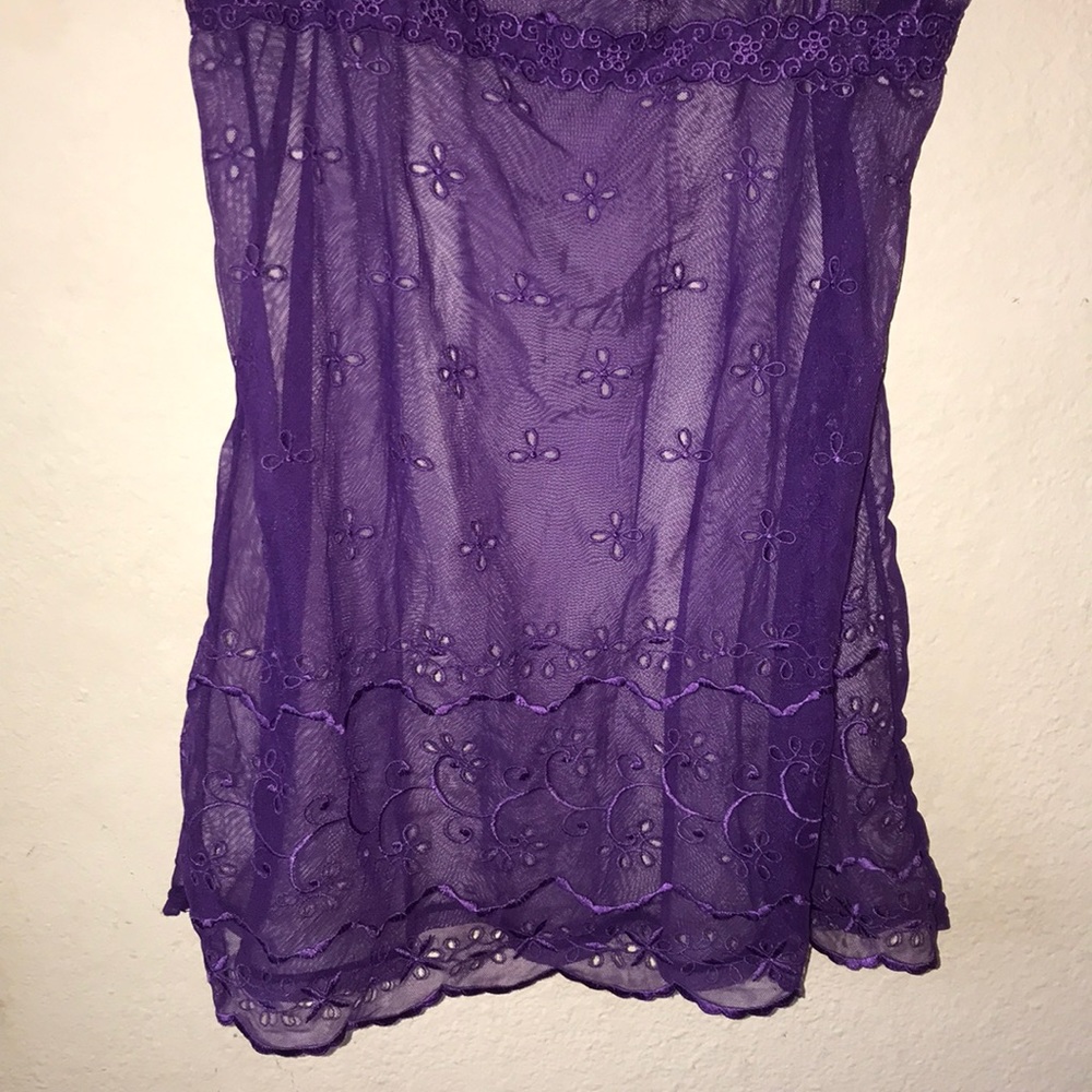 Victoria’s Secret sheer-lace chemise - Picture 4 of 8